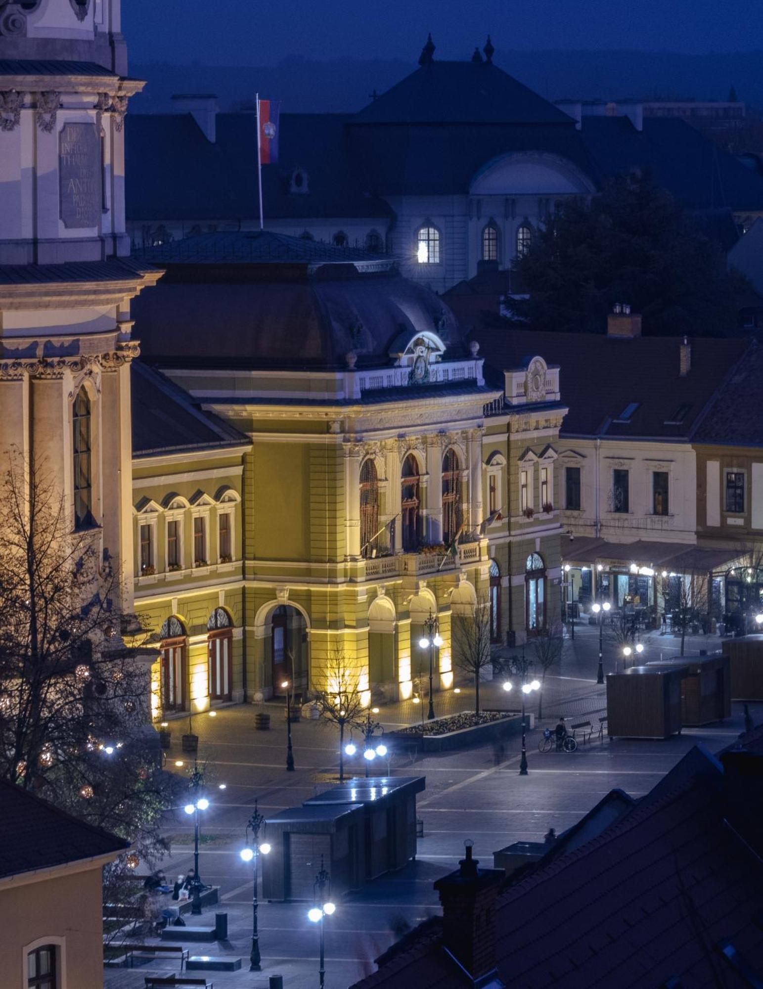 Syl Via Apartman Eger Exterior foto